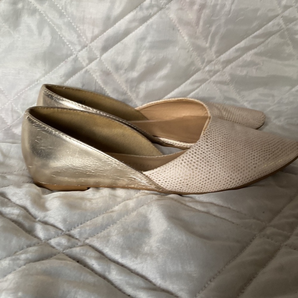 Chinese Laundry Cream and gold flats - Picture 4 of 7